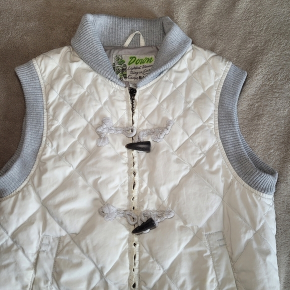 Eddie Bauer quilted goose down vest size small - Picture 7 of 16